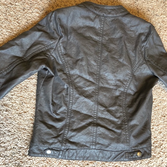 Leather jacket - Picture 3 of 3